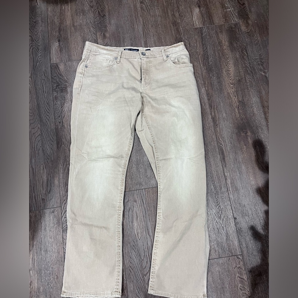 Men’s buckle khaki jeans